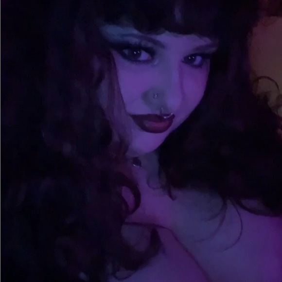 Meet your Posher, Astrid - Picture 1 of 1